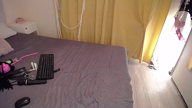 Snapshot of OxyS3reNITY chatting on 4, 12, 2025 OxyS3reNITY online show from 4, 12, 2025