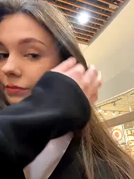 MilaBee online show from 6, 10, 2025