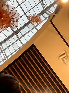 MilaBee online show from 28, 10, 2025