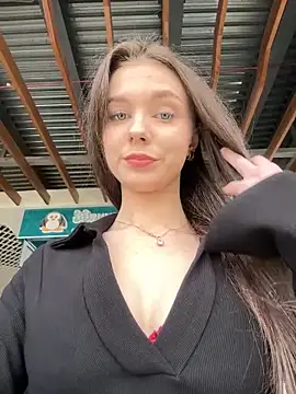 MilaBee online show from 3, 10, 2025