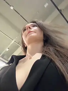 Snapshot of MilaBee chatting on 19, 2, 2026 MilaBee online show from 19, 2, 2026