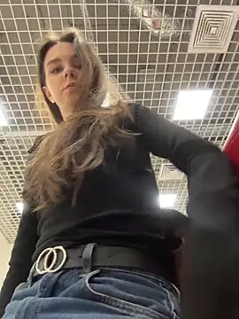 Snapshot of MilaBee chatting on 28, 2, 2026 MilaBee online show from 28, 2, 2026