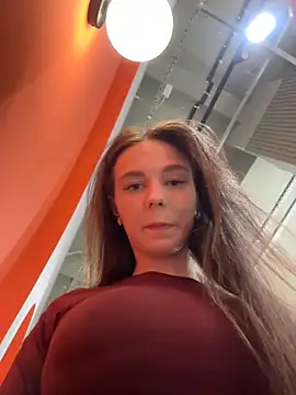 Snapshot of MilaBee chatting on 13, 2, 2026 MilaBee online show from 13, 2, 2026