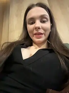 Snapshot of MilaBee chatting on 2, 3, 2026 MilaBee online show from 2, 3, 2026