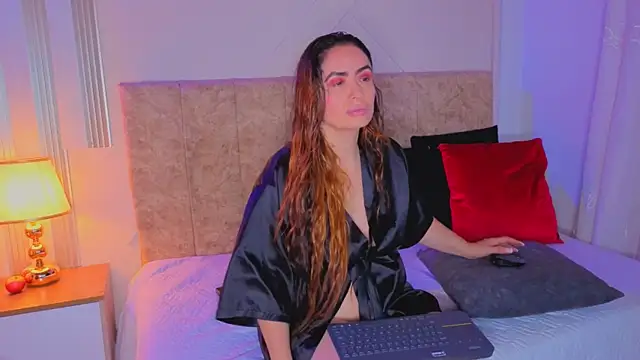 angelinarouse  online show from 14, 4, 2026