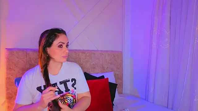 angelinarouse  online show from 15, 4, 2026