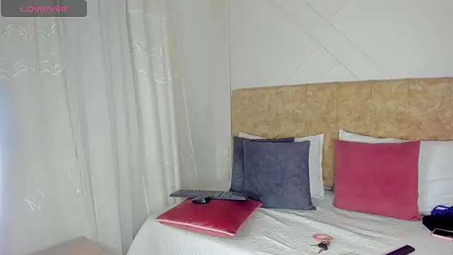 angelinarouse  online show from 7, 10, 2025