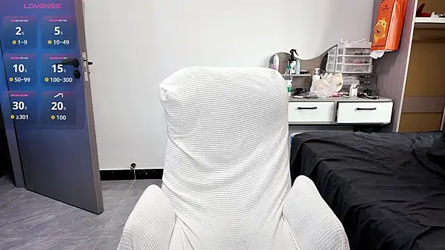 Rainbow-sweet online show from 14, 4, 2026