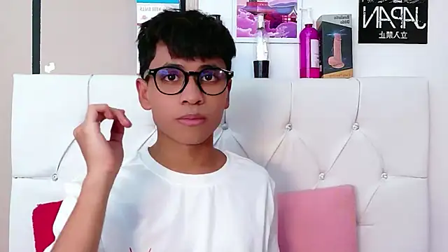 Ethan Westt online show from 3, 2, 2026