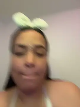 Snapshot of Deepika_padukoneNisha chatting on 24, 10, 2025 Deepika padukoneNisha online show from 24, 10, 2025