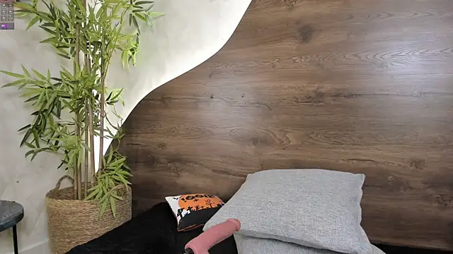 Snapshot of mia_lacy_ chatting on 22, 10, 2025 mia lacy online show from 22, 10, 2025