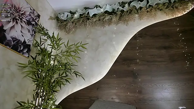 mia lacy  online show from 13, 12, 2025