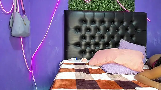 Pinkyhot 69 online show from 4, 10, 2025