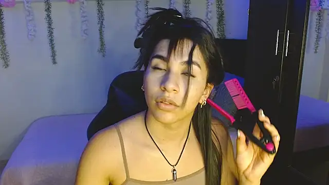 Lyaa Cute online show from 8, 4, 2026