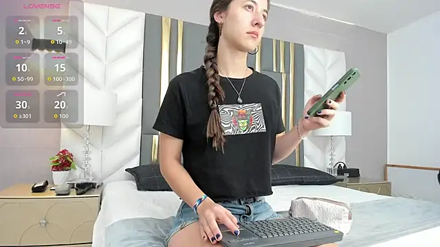 SaraJonness online show from 1, 11, 2025