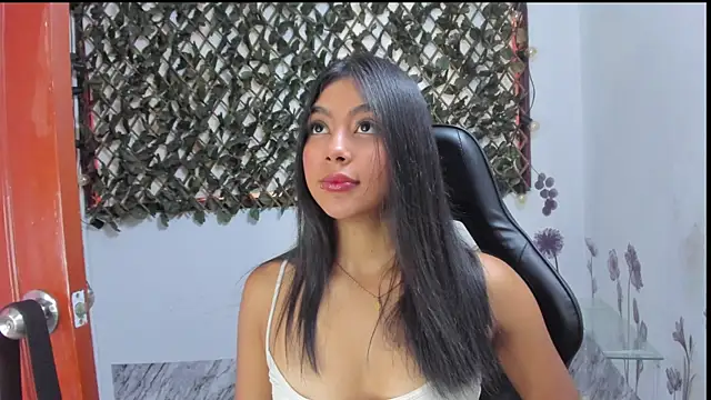 Sarahbrowm  online show from 3, 10, 2025