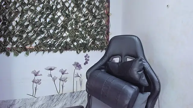 Sarahbrowm  online show from 20, 10, 2025