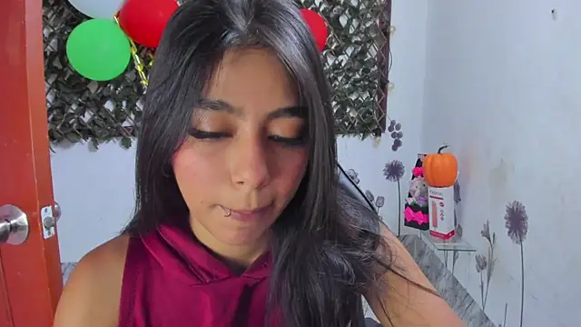 Sarahbrowm  online show from 28, 10, 2025