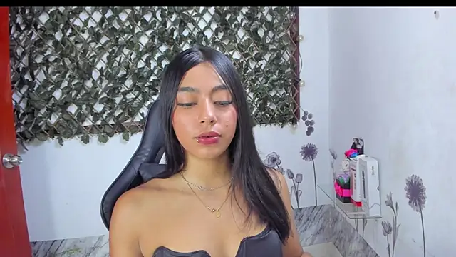 Sarahbrowm  online show from 22, 11, 2025