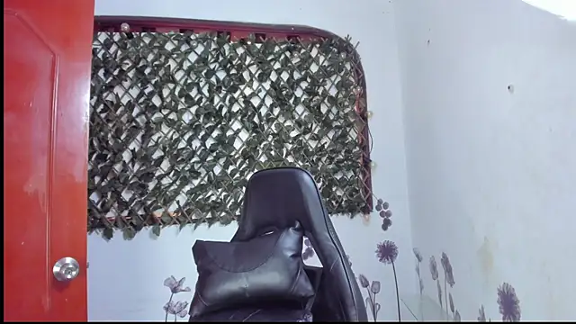 Sarahbrowm  online show from 25, 9, 2025