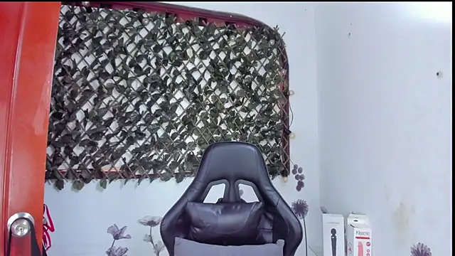 Sarahbrowm  online show from 7, 10, 2025