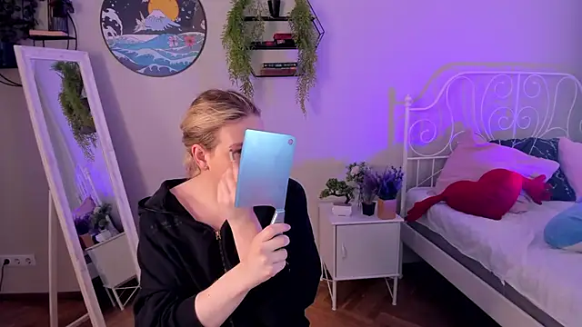 Jes Solar online show from 7, 10, 2025