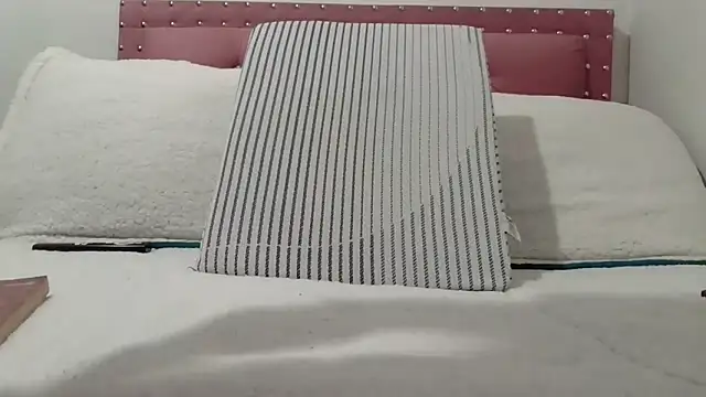 Valeriana00 online show from 1, 10, 2025