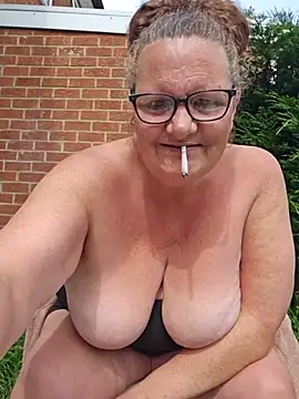MissQueenBeex online show from 28, 5, 2026