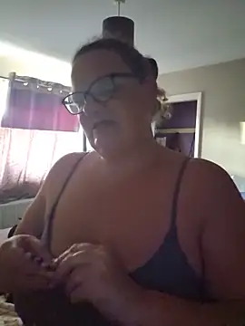 MissQueenBeex online show from 25, 5, 2026
