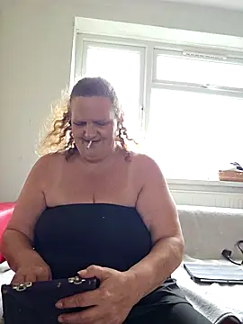 MissQueenBeex online show from 3, 5, 2026