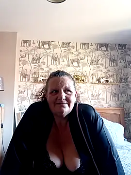 MissQueenBeex online show from 20, 3, 2025