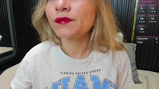 Snapshot of NalaRosse chatting on 23, 11, 2025 NalaRosse online show from 23, 11, 2025