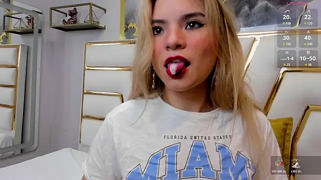 Snapshot of NalaRosse chatting on 15, 11, 2025 NalaRosse online show from 15, 11, 2025