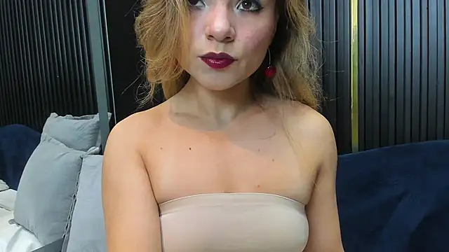 Snapshot of NalaRosse chatting on 6, 6, 2026 NalaRosse online show from 6, 6, 2026