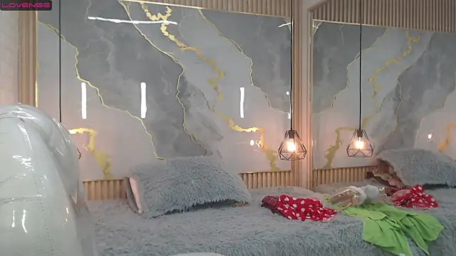 nei girl online show from 10, 10, 2025