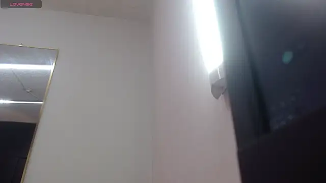 nei girl online show from 10, 4, 2026