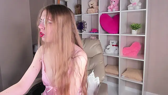 Joann Shermann online show from 15, 11, 2025