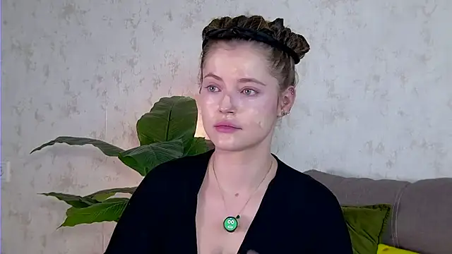 AshleyD  online show from 4, 10, 2025