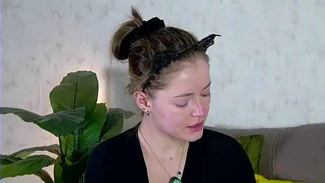 AshleyD  online show from 23, 10, 2025