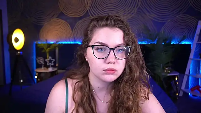 LuxSopphia online show from 14, 9, 2025