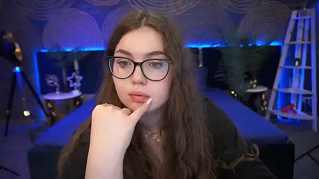 LuxSopphia online show from 27, 9, 2025