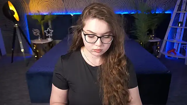 LuxSopphia online show from 26, 9, 2025