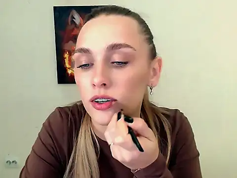 Snapshot of Doll_Angelina chatting on 4, 10, 2025 Doll Angelina online show from 4, 10, 2025