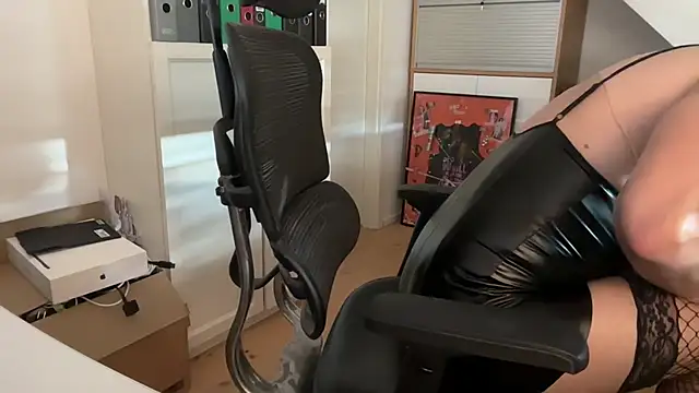 devotesissy83 online show from 15, 9, 2025