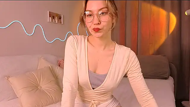 Lilo Sims online show from 24, 9, 2025