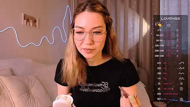 Lilo Sims online show from 11, 11, 2025