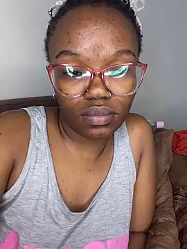 YummyMelanin117 online show from 18, 4, 2026