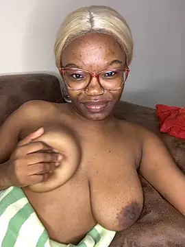 Snapshot of YummyMelanin117 chatting on 23, 2, 2026 YummyMelanin117 online show from 23, 2, 2026