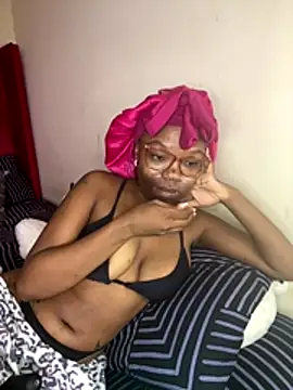 YummyMelanin117 online show from 23, 12, 2025