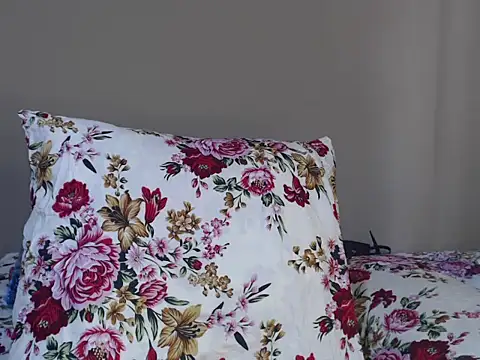 YummyMelanin117 online show from 19, 3, 2026